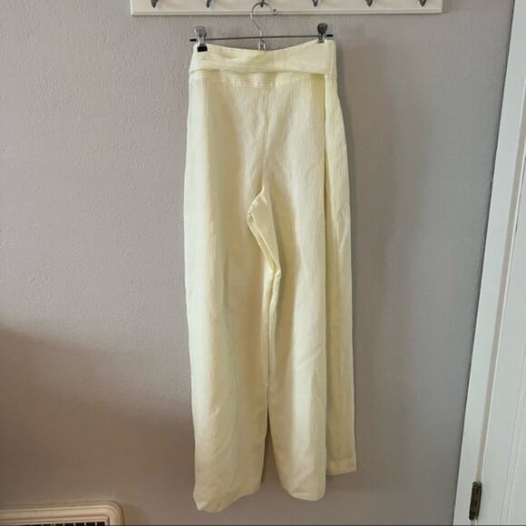 Club Monaco Braynna Pants High Rise Wide Leg Pants in Limeade - Picture 6 of 9